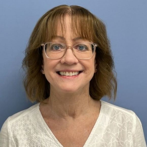 Meet your Posher, Sandy - Picture 2 of 6